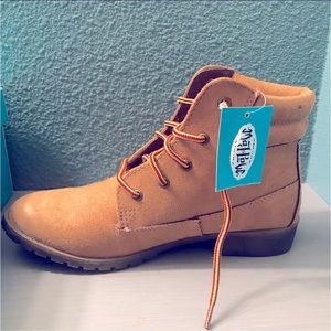 Mad Love Suede Boots / 2 Laces / NWT